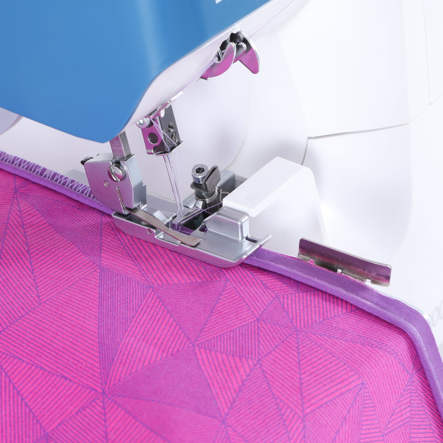 PFAFF admire 1000 Overlock Machine