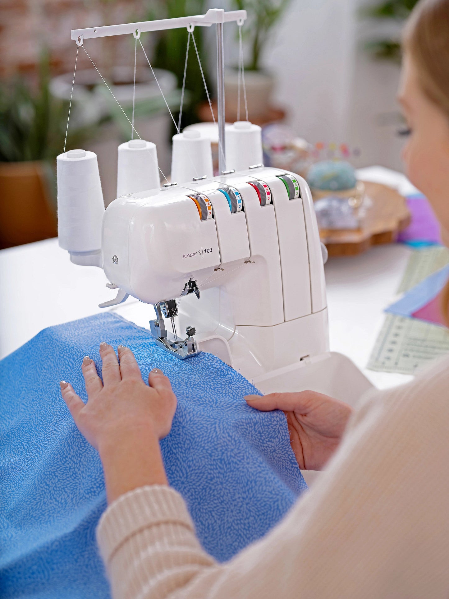 HUSQVARNA VIKING AMBER S|100 Overlock