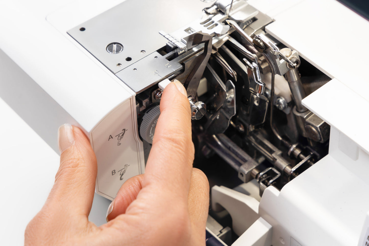 PFAFF admire air 6000 Coverlock Machine